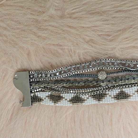 VICTORIA EMERSON layered Silver and beaded Magnetic Bracelet​ - Picture 9 of 9